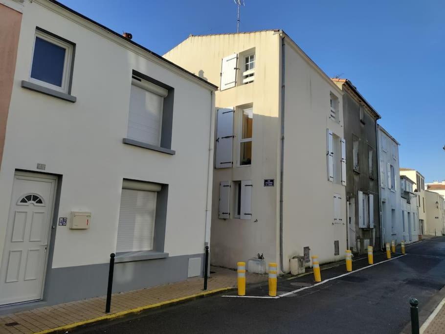 DUPLEX 2* HYPER-CENTRE Style Industriel à 2 pas de la plage + PARKING INCLUS  Les Sables-dʼOlonne Esterno foto